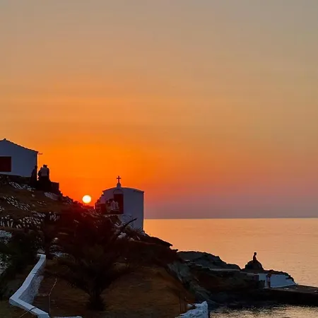 Lontos Luxury Seaside House *
