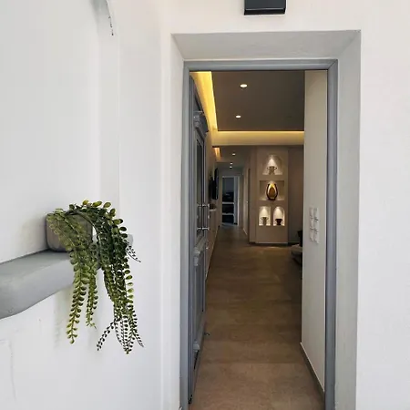 Lontos Luxury Seaside House